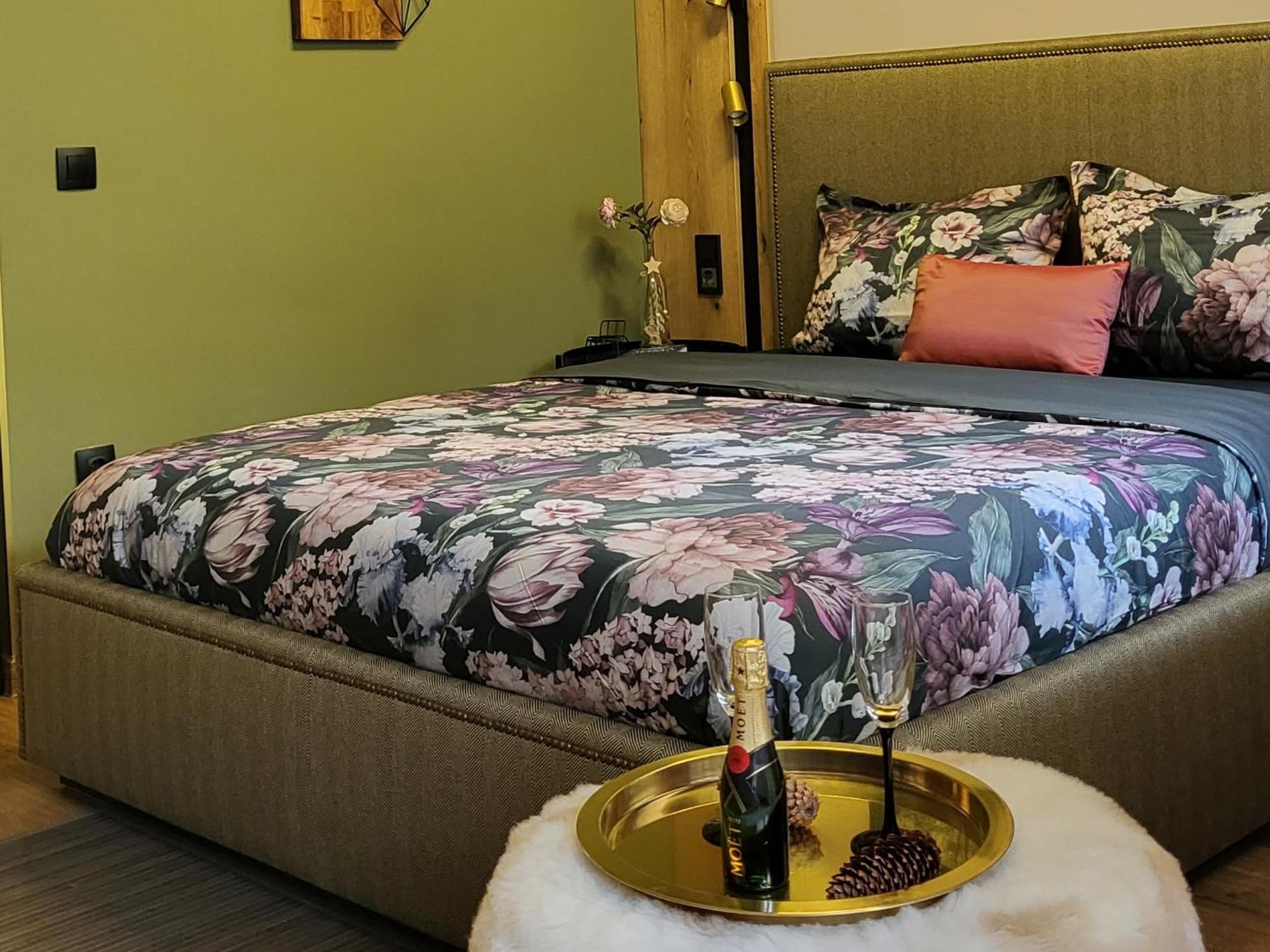 Pinewood Ang Luxurious Apartment A32 ボロヴェッツ エクステリア 写真
